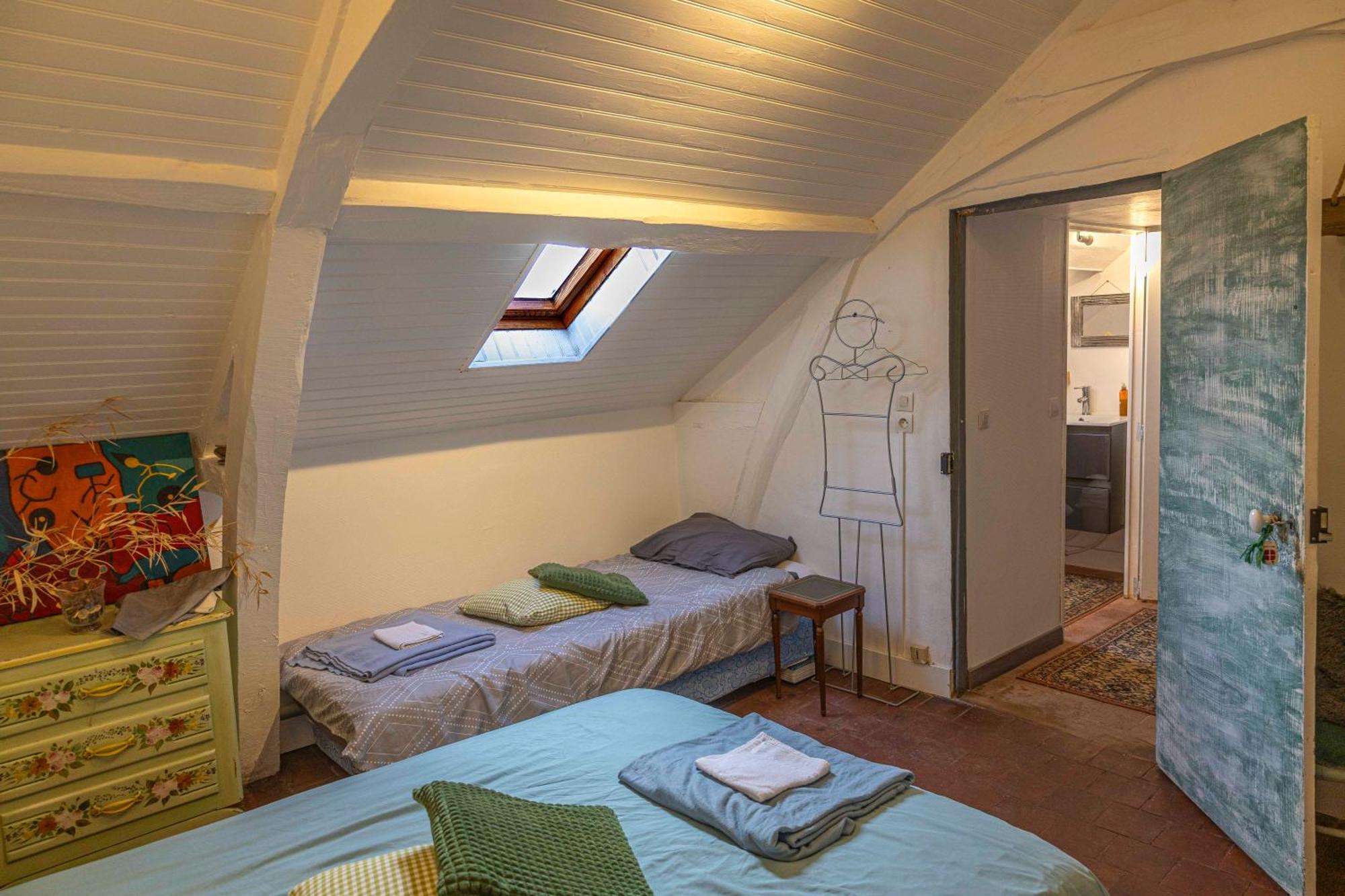 Chambre D'Hotes Les Jardins De Marie, Sci Charles III Bernay  Εξωτερικό φωτογραφία
